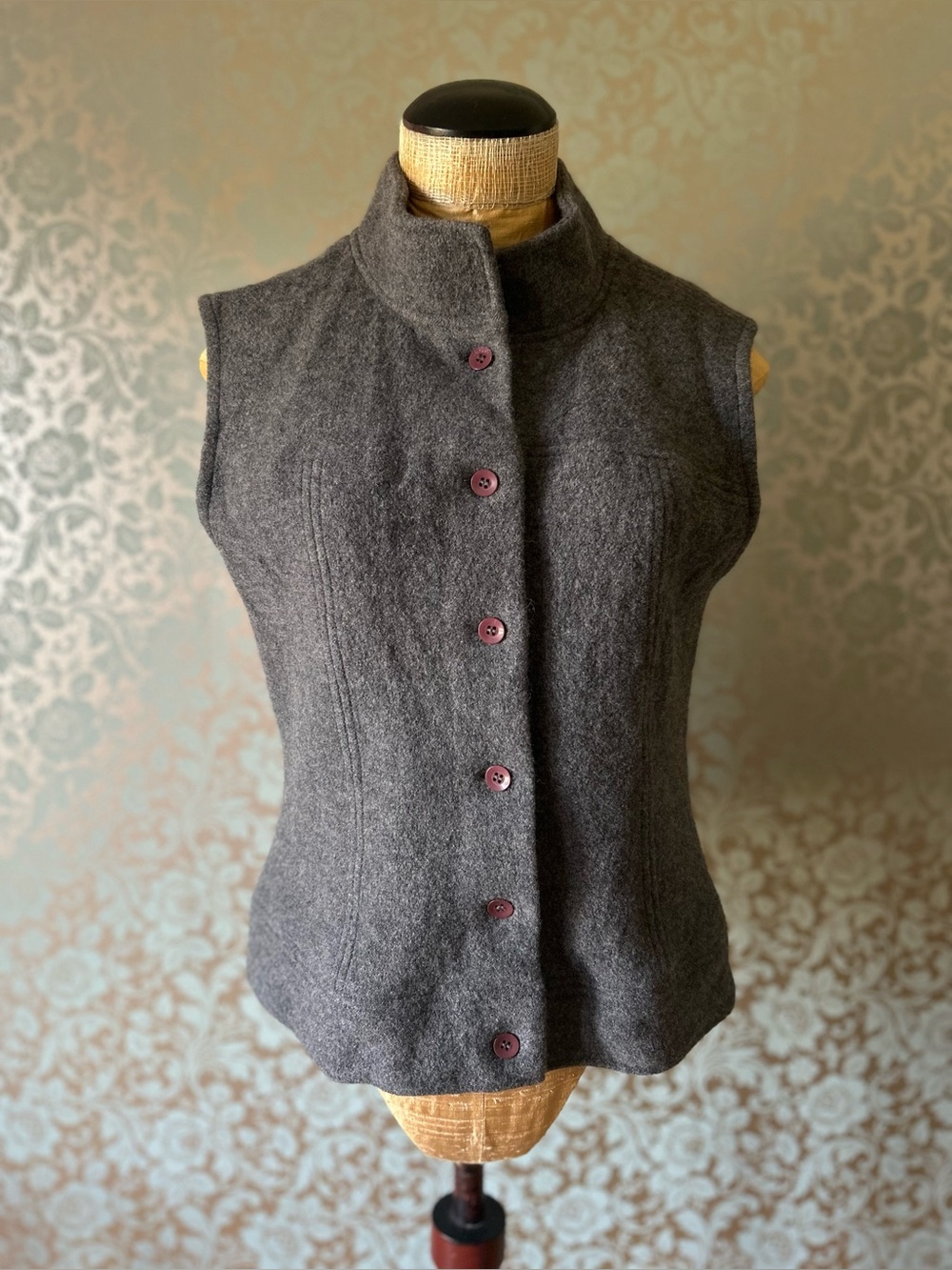 Talbots Classic Structured Sleevless Gray Vest Size Large